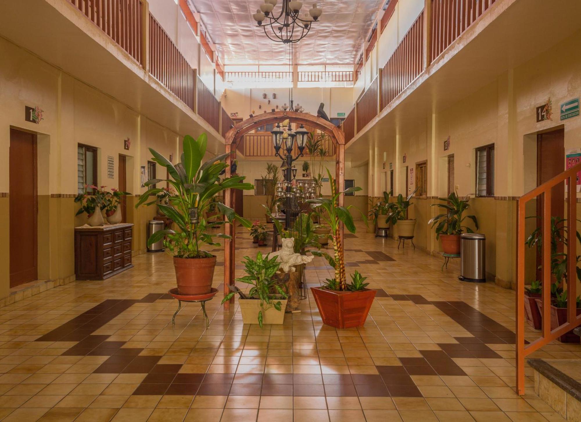 Hotel Cervantino 타파출라 외부 사진