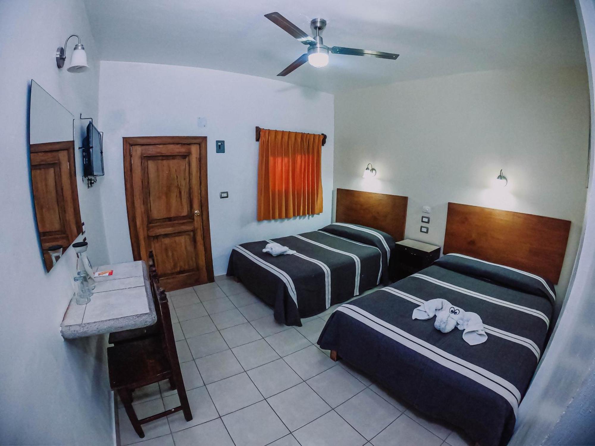 Hotel Cervantino 타파출라 외부 사진