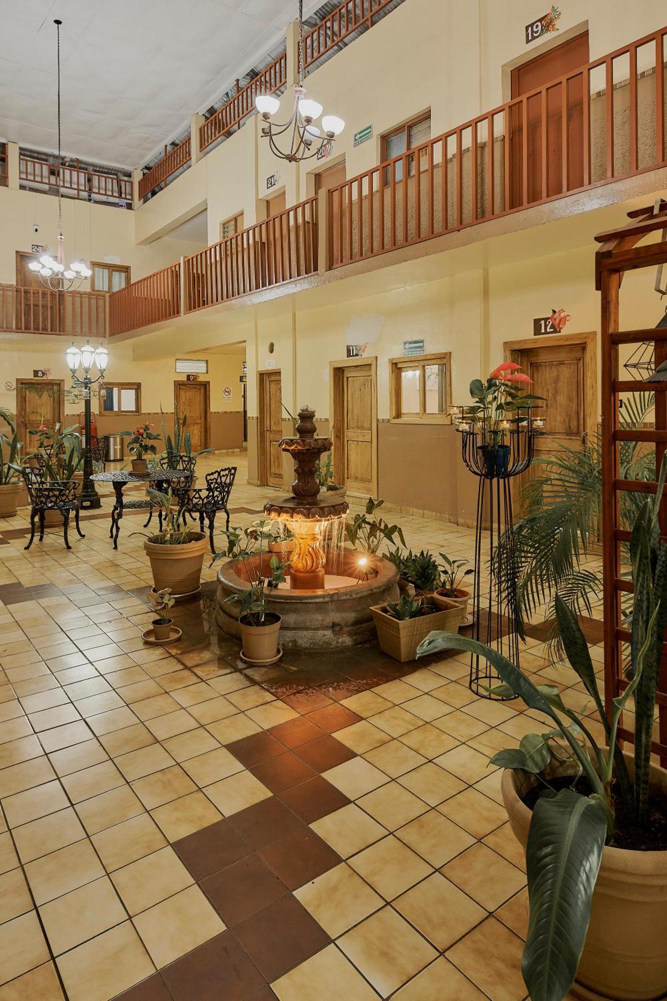 Hotel Cervantino 타파출라 외부 사진