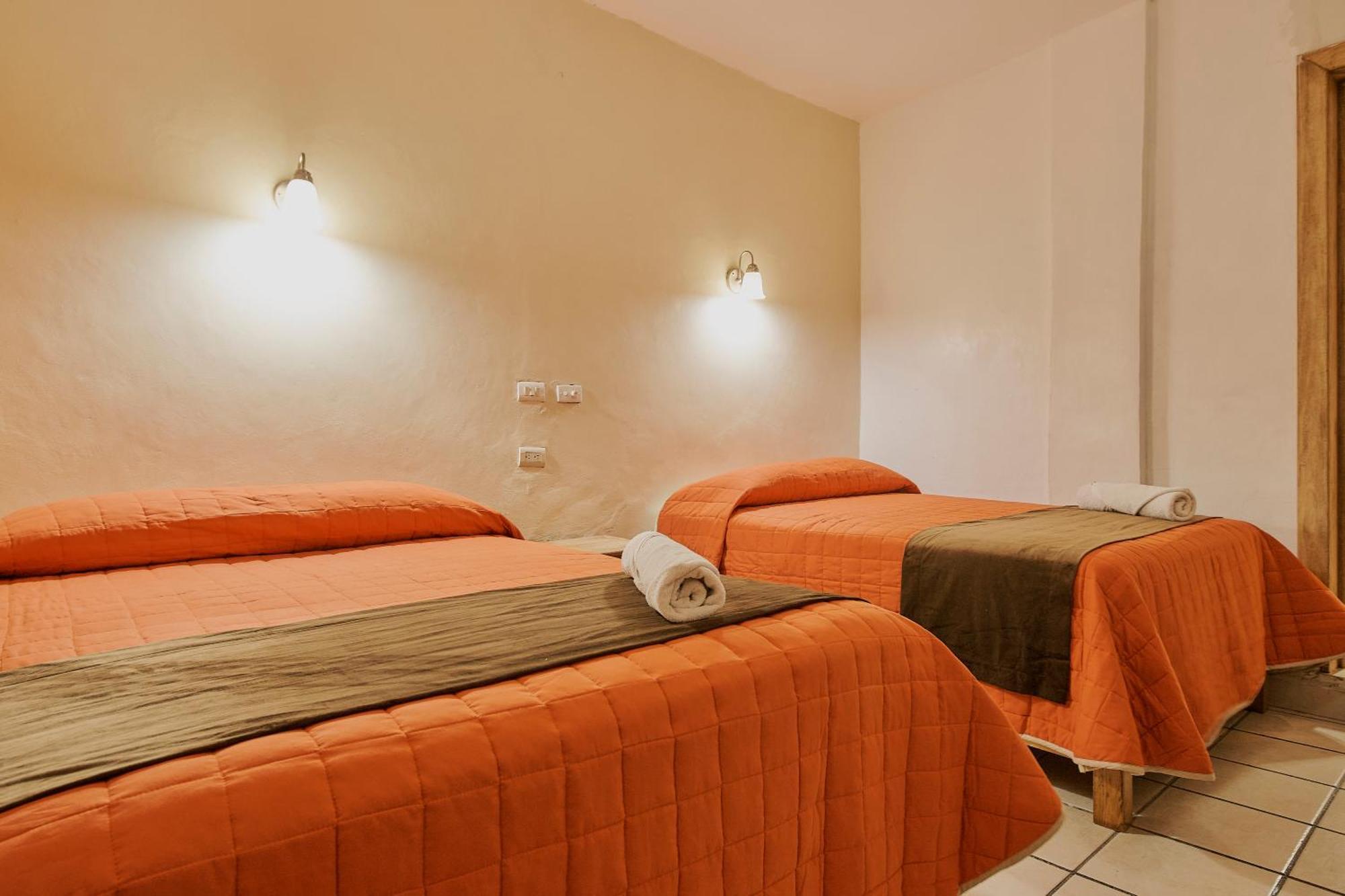 Hotel Cervantino 타파출라 외부 사진